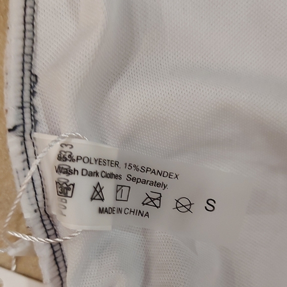 Chic Leopard Print Halter Tank Top - Picture 6 of 6